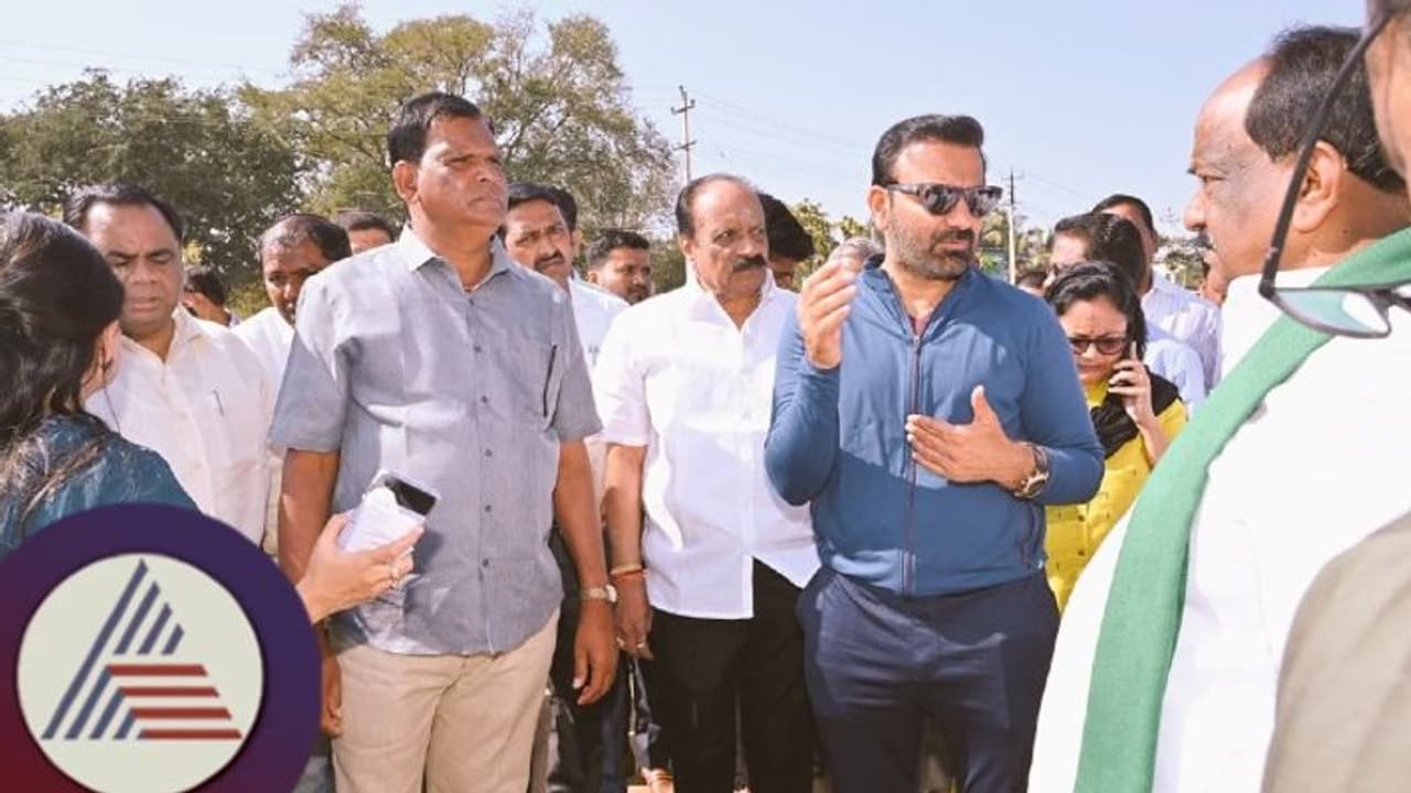 ಪ್ರಗತಿ ಬಗ್ಗೆ ಮಾತಾಡಿ ಅಂದ್ರೆ ಉಡಾಫೆ ಮಾತಾಡ್ತಾರೆ: ಸಂಸದ ಅನಂತಕುಮಾರ್ ಹೆಗ್ಡೆ ವಿರುದ್ಧ ಸಂತೋಷ್ ಲಾಡ್ ಗರಂ ಪ್ರಗತಿ ಬಗ್ಗೆ ಮಾತಾಡಿ ಅಂದ್ರೆ ಉಡಾಫೆ ಮಾತಾಡ್ತಾರೆ: ಸಂಸದ ಅನಂತಕುಮಾರ್ ಹೆಗ್ಡೆ ವಿರುದ್ಧ ಸಂತೋಷ್ ಲಾಡ್ ಗರಂ