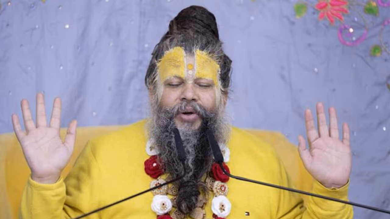 ‘क्या शिव मंदिर का पुजारी अगले जन्म में कुत्ता बनता है’ सवाल सुनकर प्रेमानंद महाराज क्या बोले? ‘क्या शिव मंदिर का पुजारी अगले जन्म में कुत्ता बनता है’ सवाल सुनकर प्रेमानंद महाराज क्या बोले?