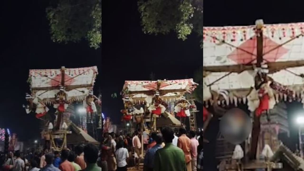 പത്തനംതിട്ടയിൽ ക്ഷേത്രത്തിലെ ഗരുഡൻ തൂക്കം വഴിപാടിനിടെ 10 മാസം പ്രായമുള്ള കുഞ്ഞ് താഴെ വീണു പത്തനംതിട്ടയിൽ ക്ഷേത്രത്തിലെ ഗരുഡൻ തൂക്കം വഴിപാടിനിടെ 10 മാസം പ്രായമുള്ള കുഞ്ഞ് താഴെ വീണു