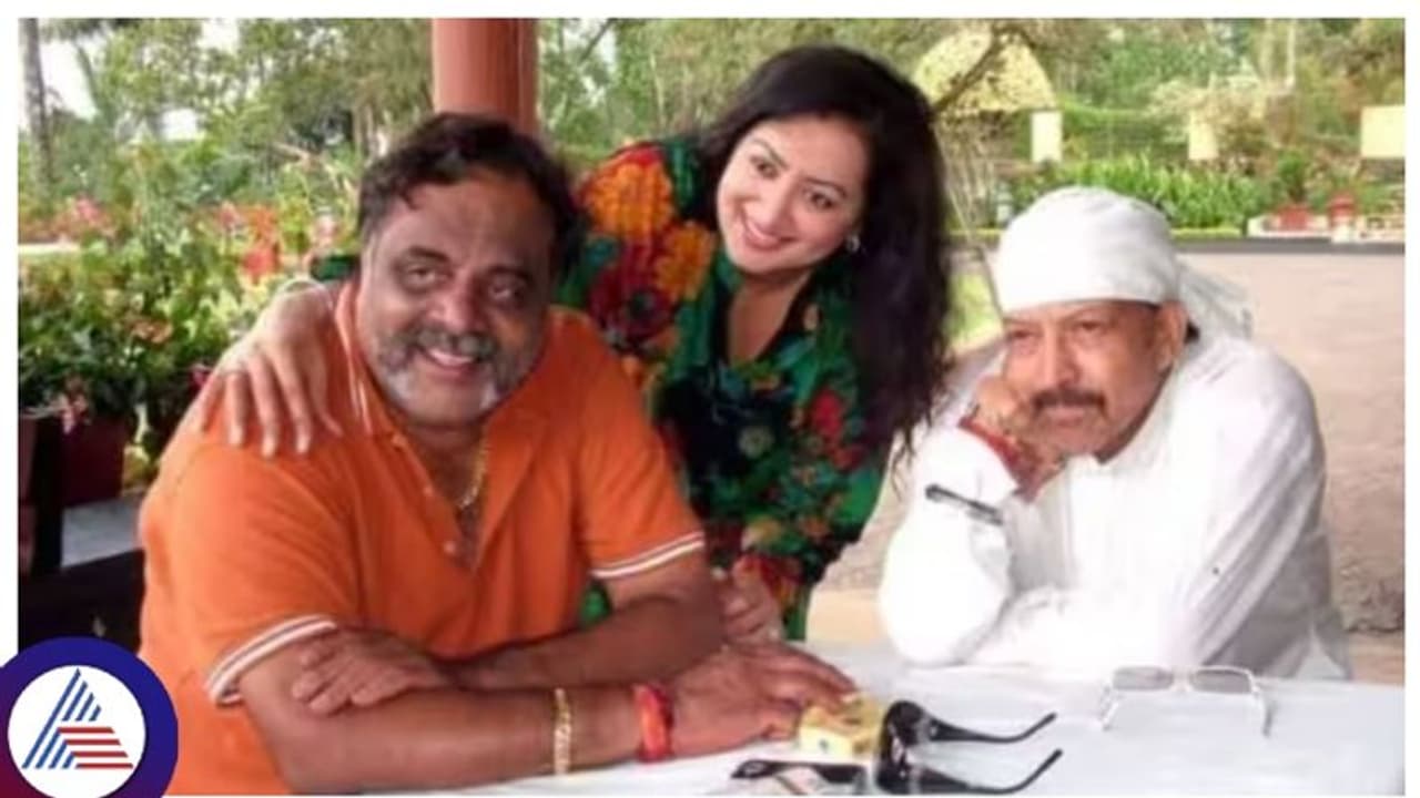 ಅಂಬರೀಷ್ಗಾಗಿ ಮನೆಯಲ್ಲಿ ಬಾರ್ ಓಪನ್ ಮಾಡಿದ್ರು ವಿಷ್ಣುವರ್ಧನ್; ದಿಗ್ಗಜರ ದರ್ಬಾರ್ ಹೇಗಿತ್ತು ನೋಡ್ರಿ! ಅಂಬರೀಷ್ಗಾಗಿ ಮನೆಯಲ್ಲಿ ಬಾರ್ ಓಪನ್ ಮಾಡಿದ್ರು ವಿಷ್ಣುವರ್ಧನ್; ದಿಗ್ಗಜರ ದರ್ಬಾರ್ ಹೇಗಿತ್ತು ನೋಡ್ರಿ!