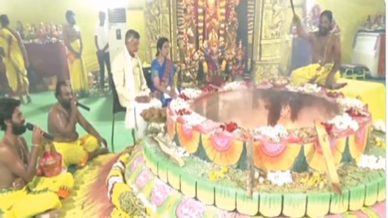 చంద్రబాబు నివాసంలో ముగిసిన రాజశ్యామల యాగం చంద్రబాబు నివాసంలో ముగిసిన రాజశ్యామల యాగం