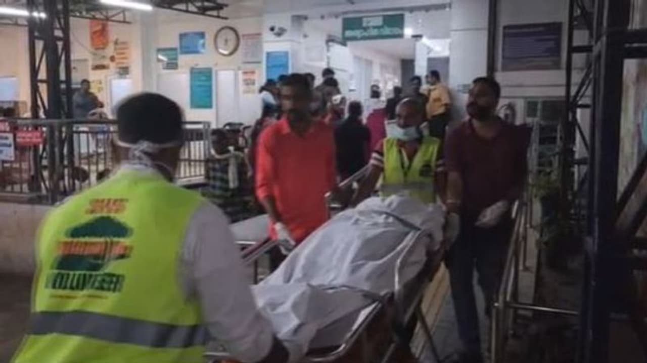 വഴക്ക് പതിവ്, രണ്ടാഴ്ചയായി കുടകിൽ പോയി തിരിച്ചുവന്നതിന് പിന്നാലെ തര്ക്കം, ആതിരിയെ വെട്ടിക്കൊന്നു വഴക്ക് പതിവ്, രണ്ടാഴ്ചയായി കുടകിൽ പോയി തിരിച്ചുവന്നതിന് പിന്നാലെ തര്ക്കം, ആതിരിയെ വെട്ടിക്കൊന്നു