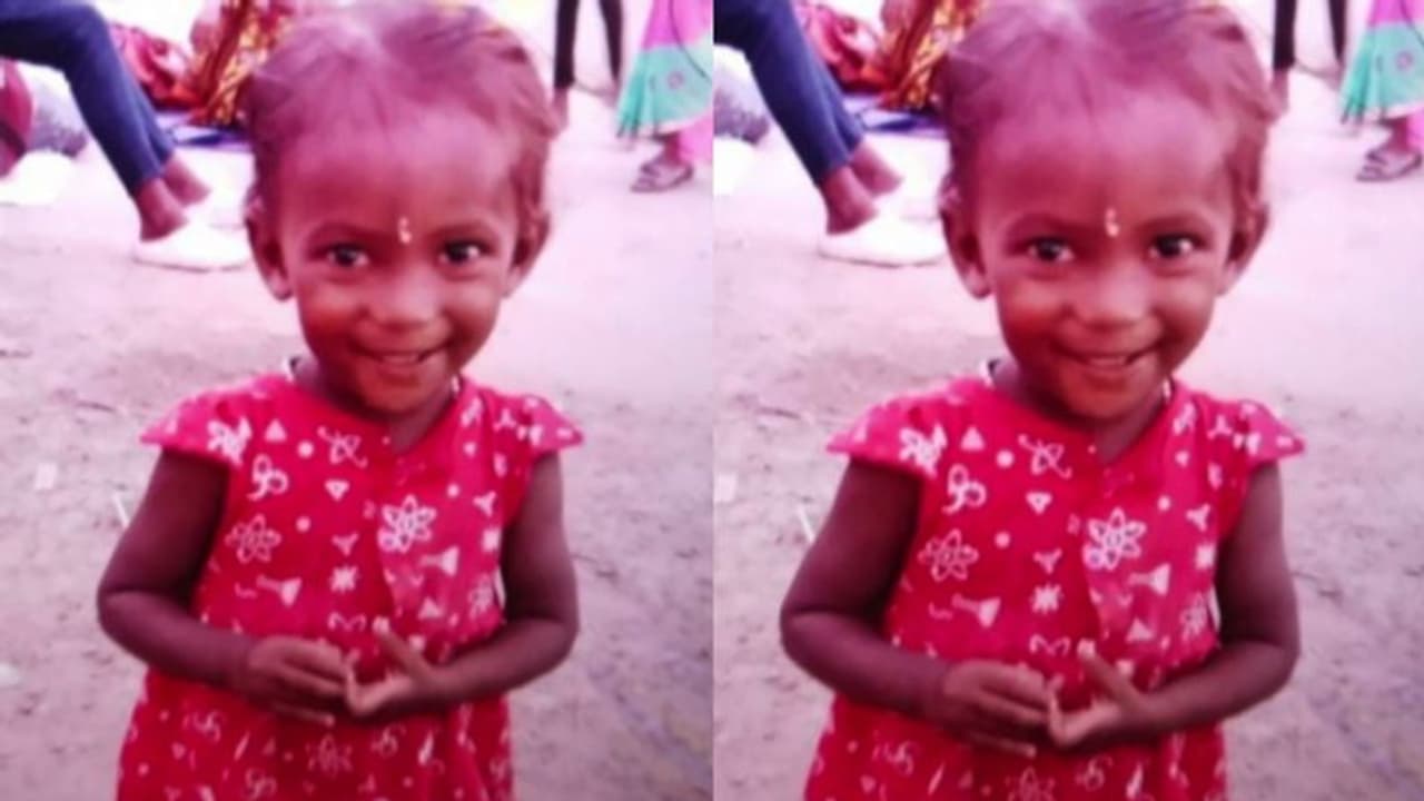 രാത്രി 12ന് രണ്ടുപേർ ബൈക്കിൽ; ഇവർക്കിടയിൽ കുട്ടിയുള്ളതായി സംശയം; കുട്ടിയെ കണ്ടെന്ന് പറയുന്ന യുവാവ് സ്റ്റേഷനിൽ രാത്രി 12ന് രണ്ടുപേർ ബൈക്കിൽ; ഇവർക്കിടയിൽ കുട്ടിയുള്ളതായി സംശയം; കുട്ടിയെ കണ്ടെന്ന് പറയുന്ന യുവാവ് സ്റ്റേഷനിൽ