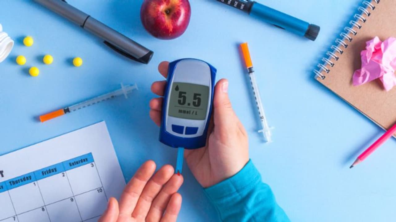 Health Tips : ഈ ആറ് കാര്യങ്ങൾ രക്തത്തിലെ പഞ്ചസാരയുടെ അളവ് കൂട്ടാം Health Tips : ഈ ആറ് കാര്യങ്ങൾ രക്തത്തിലെ പഞ്ചസാരയുടെ അളവ് കൂട്ടാം