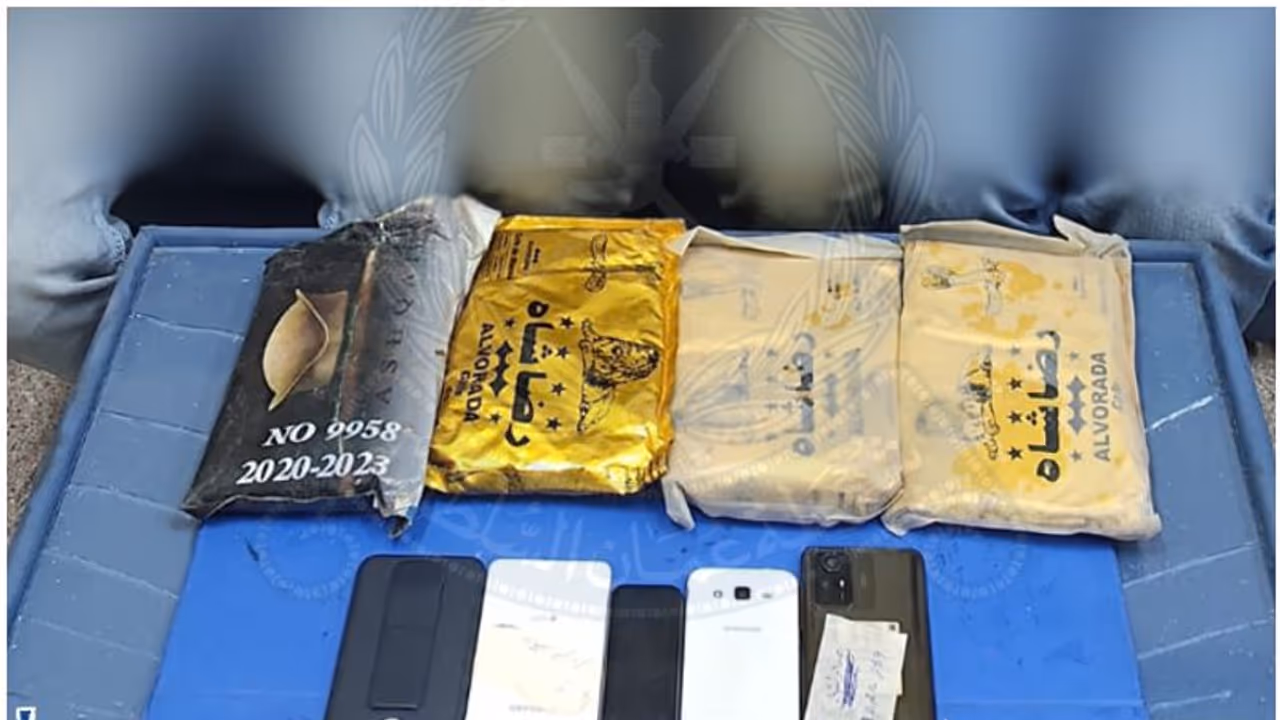 ಪುಣೆಯಲ್ಲಿ 3000 ಕೋಟಿ ಮೌಲ್ಯದ ಭಾರೀ ಡ್ರಗ್ಸ್ ಜಪ್ತಿ ಪುಣೆಯಲ್ಲಿ 3000 ಕೋಟಿ ಮೌಲ್ಯದ ಭಾರೀ ಡ್ರಗ್ಸ್ ಜಪ್ತಿ