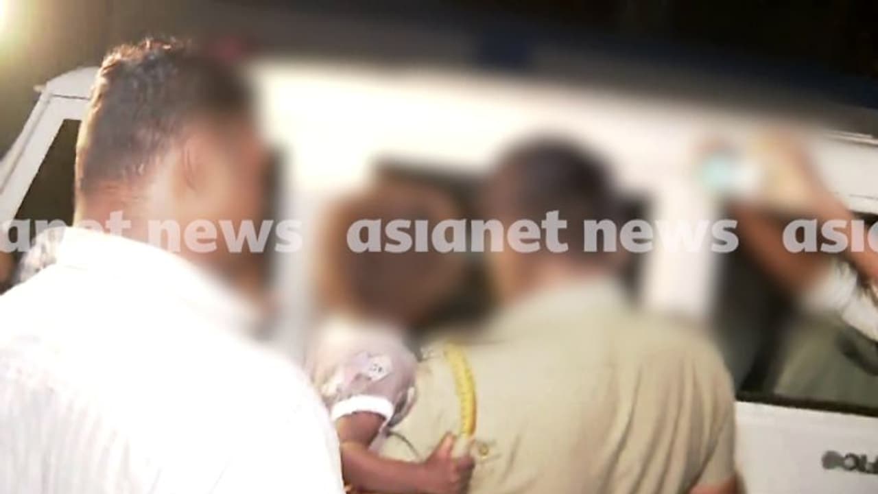 രണ്ട് വയസുകാരി സ്വയം നടന്നുപോയതല്ല, ആരെയും സംശയമില്ല; പൊലീസിന്റെ അനുമാനം തള്ളി ബന്ധുക്കൾ രണ്ട് വയസുകാരി സ്വയം നടന്നുപോയതല്ല, ആരെയും സംശയമില്ല; പൊലീസിന്റെ അനുമാനം തള്ളി ബന്ധുക്കൾ