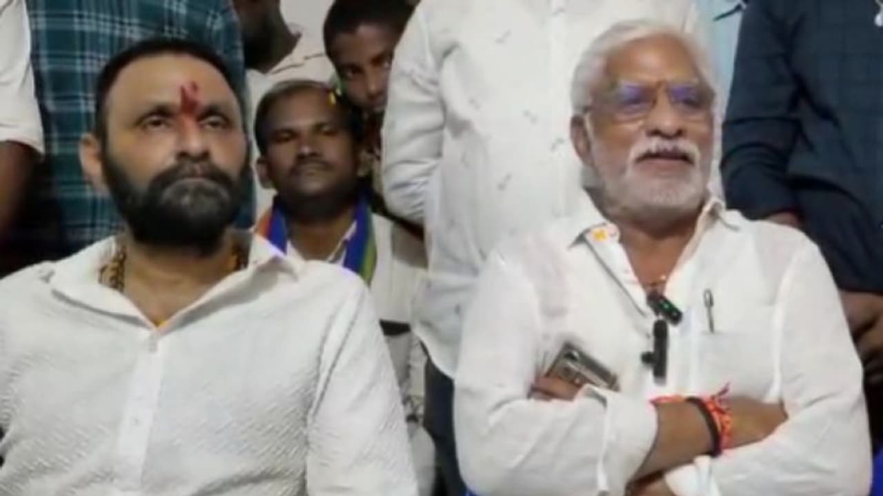 గుడివాడ టికెట్ ఎవరిదో తేలిపోయింది... కొడాలి నాని ముందే హనుమంతరావు క్లారిటీ గుడివాడ టికెట్ ఎవరిదో తేలిపోయింది... కొడాలి నాని ముందే హనుమంతరావు క్లారిటీ