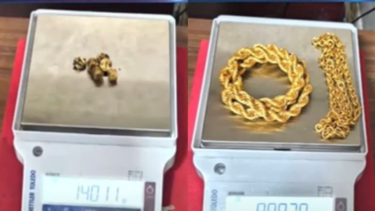 കാഴ്ചയിൽ വെറുമൊരു കളിപ്പാട്ടം, വിശദമായി പരിശോധിച്ചപ്പോൾ 6 കഷ്ണങ്ങളാക്കി ഒളിപ്പിച്ച സ്വർണം, യാത്രക്കാരൻ പിടിയിൽ