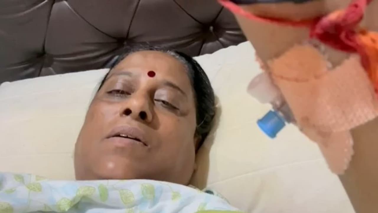 దేవాదాయ మంత్రి సురేఖకు తీవ్ర అనారోగ్యం... మంచంపై పడుకునే వీడియో