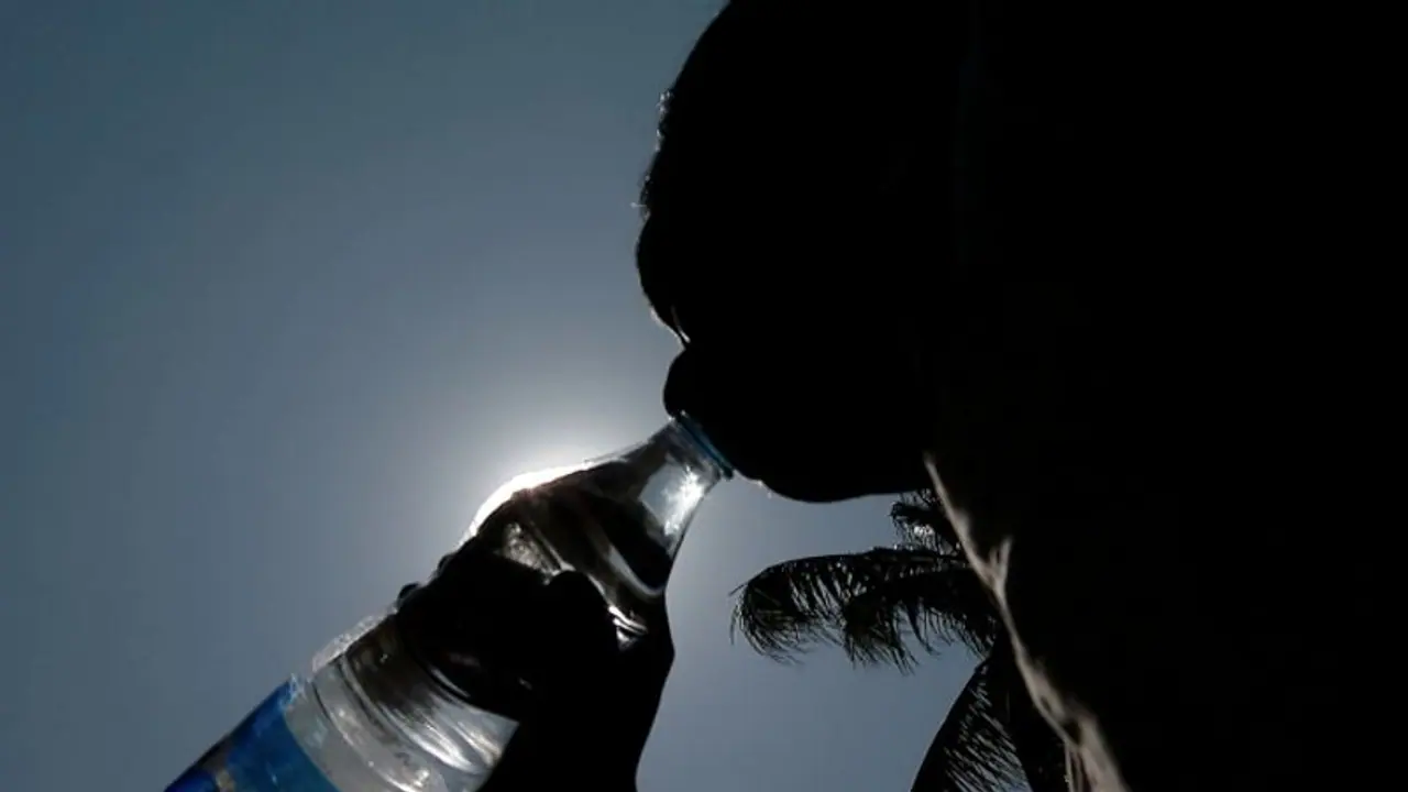 ആറ് ജില്ലകളിൽ യെല്ലോ അലര്‍ട്ട്; കൊടും ചൂട്, നാല് ഡിഗ്രി വരെ താപനില ഉയരും; കാലാവസ്ഥാ വകുപ്പ് മുന്നറിയിപ്പ്