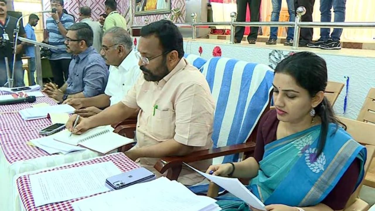 Kerala: Govt to cover medical expenses for individuals injured in wild animal attacks in Wayanad Kerala: Govt to cover medical expenses for individuals injured in wild animal attacks in Wayanad