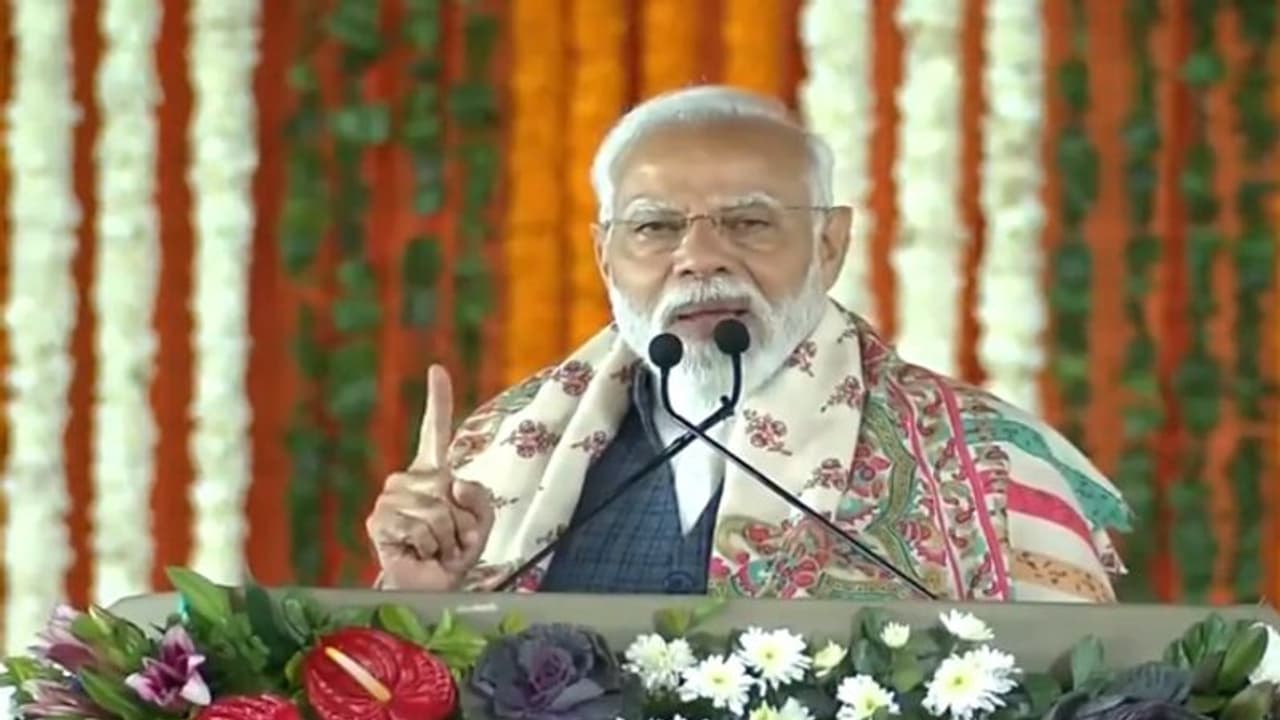 മോദി ദക്ഷിണേന്ത്യയില് മത്സരിക്കും? നിര്ണായക നീക്കവുമായി ബിജെപി, രണ്ടാമത്തെ മണ്ഡലമായി രാമനാഥപുരം പരിഗണനയിൽ മോദി ദക്ഷിണേന്ത്യയില് മത്സരിക്കും? നിര്ണായക നീക്കവുമായി ബിജെപി, രണ്ടാമത്തെ മണ്ഡലമായി രാമനാഥപുരം പരിഗണനയിൽ