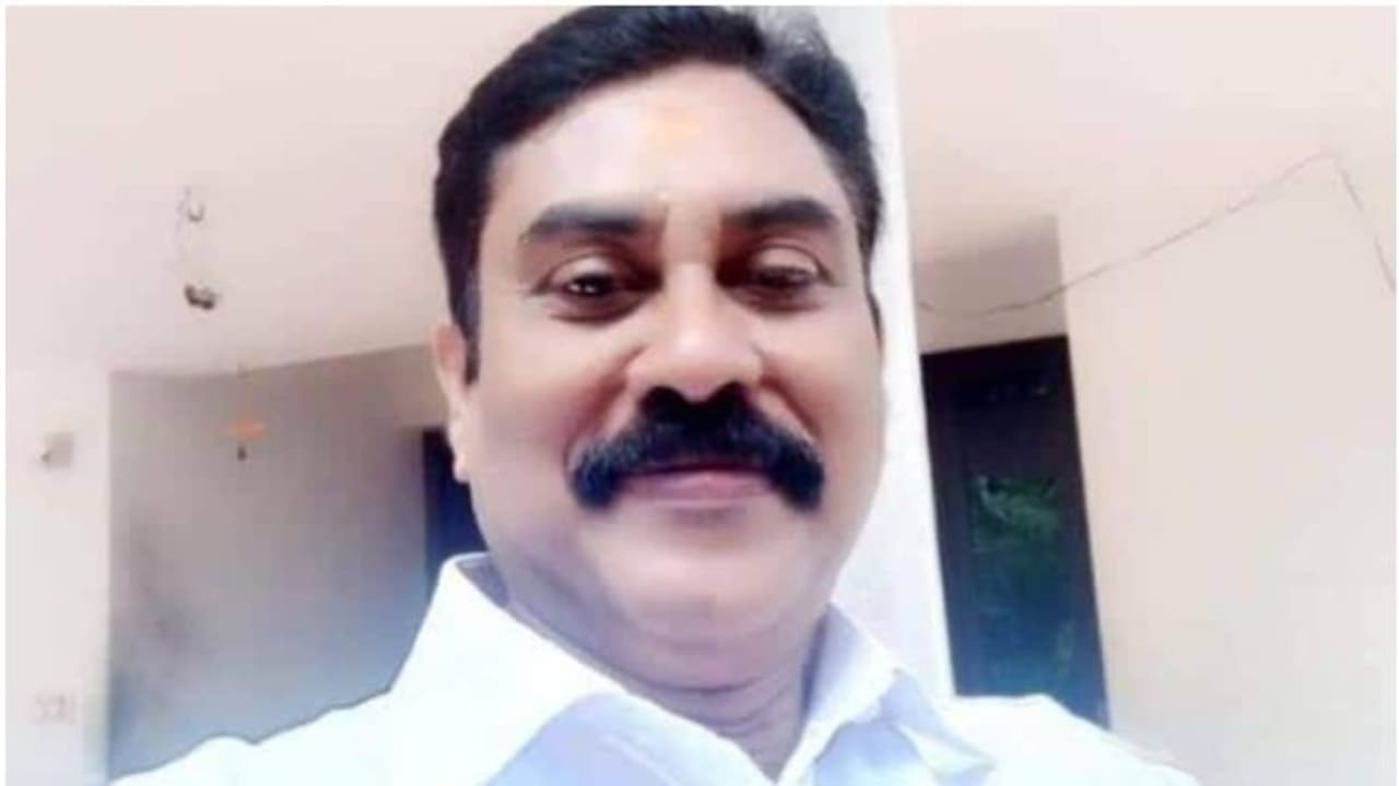 11 കാരിയെ പീഡിപ്പിച്ചു, ഹിന്ദു ഐക്യവേദി പ്രാദേശിക നേതാവ് ഉൾപ്പെടെ 2 പേർ തൃശൂരിൽ അറസ്റ്റിൽ 11 കാരിയെ പീഡിപ്പിച്ചു, ഹിന്ദു ഐക്യവേദി പ്രാദേശിക നേതാവ് ഉൾപ്പെടെ 2 പേർ തൃശൂരിൽ അറസ്റ്റിൽ