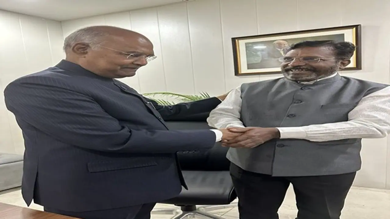 ஒரே நாடு ஒரே தேர்தல் திட்டத்தைக் கைவிட வேண்டும்: விசிக நேரில் கடிதம்! ஒரே நாடு ஒரே தேர்தல் திட்டத்தைக் கைவிட வேண்டும்: விசிக நேரில் கடிதம்!