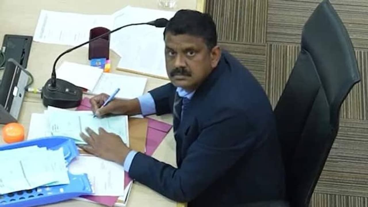 சண்டிகர் மேயர் தேர்தல் முறைகேடு: உச்ச நீதிமன்றத்தில் நிபந்தனையற்ற மன்னிப்பு கோரிய தேர்தல் அதிகாரி! சண்டிகர் மேயர் தேர்தல் முறைகேடு: உச்ச நீதிமன்றத்தில் நிபந்தனையற்ற மன்னிப்பு கோரிய தேர்தல் அதிகாரி!