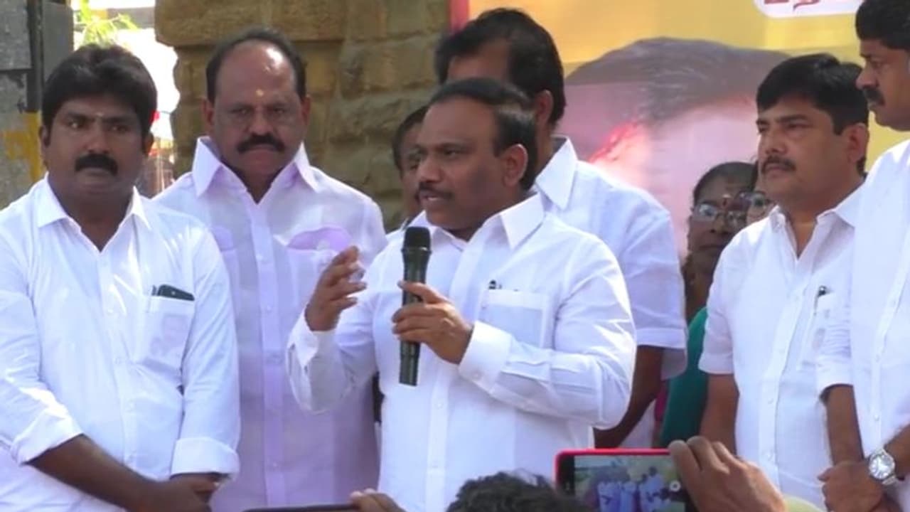 ఇండియా దేశం కాదు.. బీజేపీ అధికారంలోకి వస్తే ఉనికే ఉండదు: డీఎంకే ఎంపీ రాజా షాకింగ్ కామెంట్స్ ఇండియా దేశం కాదు.. బీజేపీ అధికారంలోకి వస్తే ఉనికే ఉండదు: డీఎంకే ఎంపీ రాజా షాకింగ్ కామెంట్స్