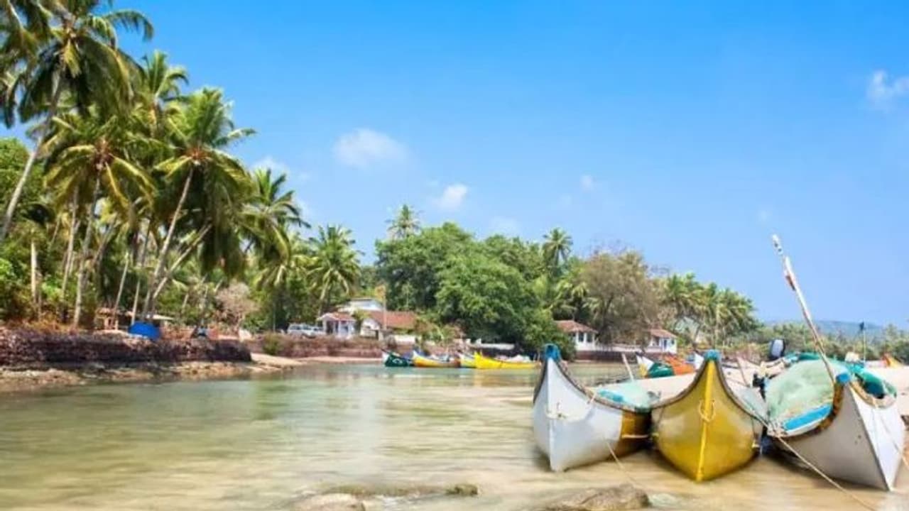 ഗോവയിൽ ജലാശയങ്ങളിലും വെള്ളച്ചാട്ടങ്ങളിലും നീന്തുന്നതിന് വിലക്ക്; നടപടി മഴക്കാലത്തെ അപകടങ്ങൾ ഒഴിവാക്കാൻ ഗോവയിൽ ജലാശയങ്ങളിലും വെള്ളച്ചാട്ടങ്ങളിലും നീന്തുന്നതിന് വിലക്ക്; നടപടി മഴക്കാലത്തെ അപകടങ്ങൾ ഒഴിവാക്കാൻ