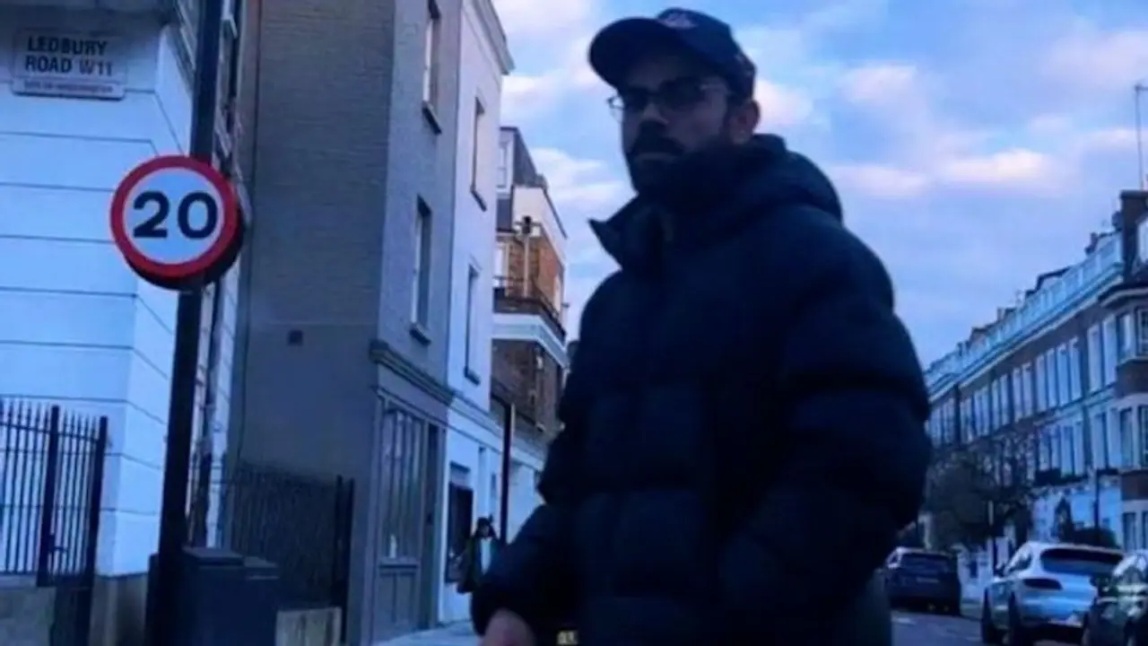 Viral Photo: New dad Virat Kohli SPOTTED in London after welcoming son Akaay with Anushka Sharma Viral Photo: New dad Virat Kohli SPOTTED in London after welcoming son Akaay with Anushka Sharma