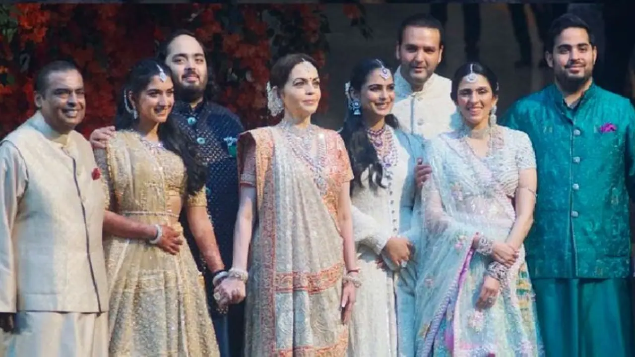 ಕೋಟಿ ಕೋಟಿ ಬಿಸಿನೆಸ್ ನಿರ್ವಹಿಸೋ ಮುಕೇಶ್ ಅಂಬಾನಿ ಕುಟುಂಬ ಸದಸ್ಯರ ವಿದ್ಯಾರ್ಹತೆ ಎಷ್ಟು?