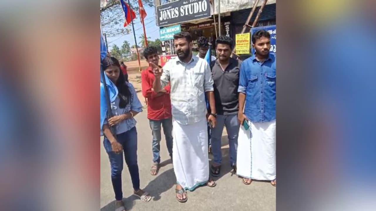 'നേരിടാനാണ് ഭാവമെങ്കിൽ തെരുവിൽ തല്ലും', പൊലീസിനെതിരെ പ്രകോപന പ്രസംഗവുമായി കെഎസ്യു നേതാവ് 'നേരിടാനാണ് ഭാവമെങ്കിൽ തെരുവിൽ തല്ലും', പൊലീസിനെതിരെ പ്രകോപന പ്രസംഗവുമായി കെഎസ്യു നേതാവ്