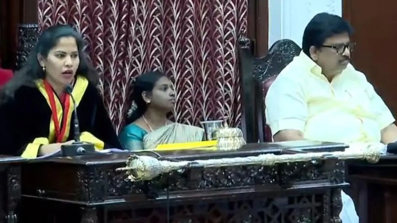 200 கவுன்சிலர்களுக்கும் டேப் கணினி.. பள்ளி மாணவர்களுக்கு சுற்றுலா.. இலவச ஷூ! மேயர் பிரியா அசத்தல் அறிவிப்பு! 200 கவுன்சிலர்களுக்கும் டேப் கணினி.. பள்ளி மாணவர்களுக்கு சுற்றுலா.. இலவச ஷூ! மேயர் பிரியா அசத்தல் அறிவிப்பு!