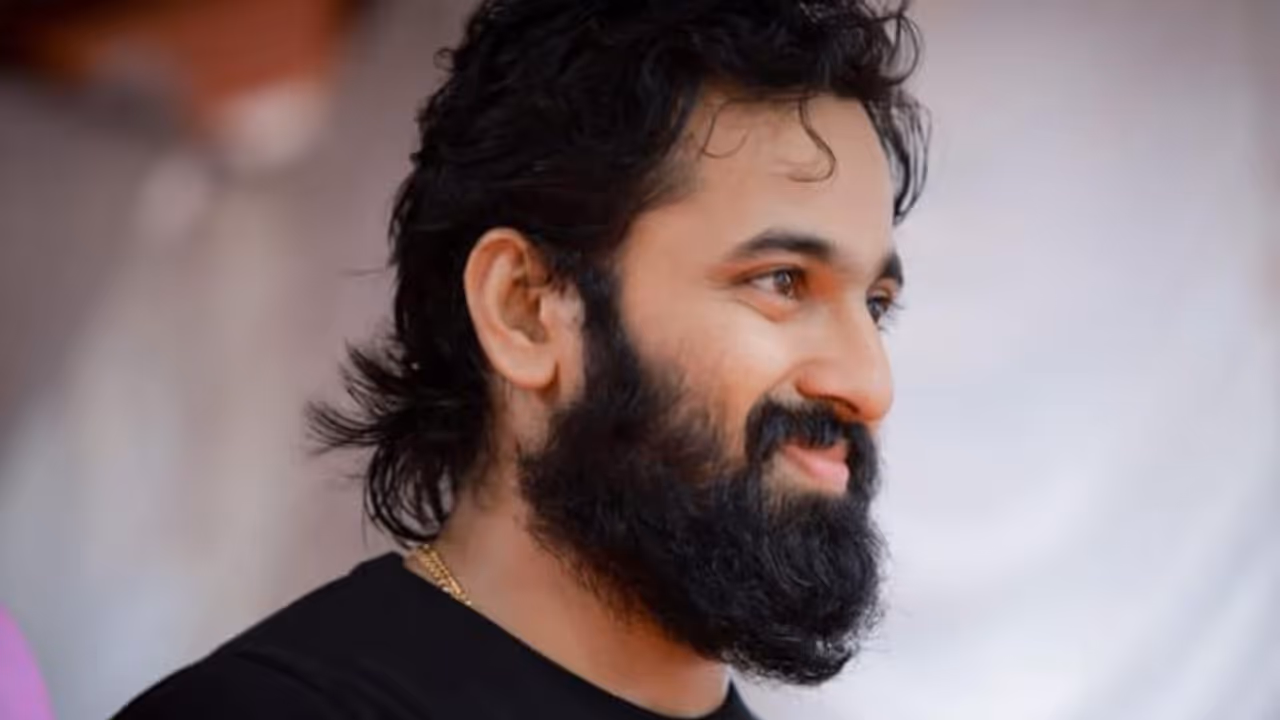 ' ഏപ്രില് 11ന് നിങ്ങളുടെ വിഡ്ഢി ദിനമായിരിക്കും', വിമര്ശകനെ കണക്കറ്റ് പരിഹസിച്ച് ഉണ്ണി മുകുന്ദൻ ' ഏപ്രില് 11ന് നിങ്ങളുടെ വിഡ്ഢി ദിനമായിരിക്കും', വിമര്ശകനെ കണക്കറ്റ് പരിഹസിച്ച് ഉണ്ണി മുകുന്ദൻ