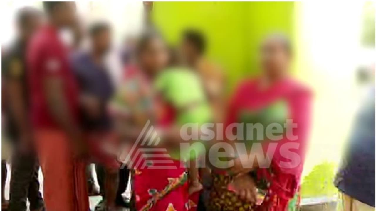 2വയസുകാരിയെ തട്ടിക്കൊണ്ടുപോയ കേസ്; 'തുടർ നടപടികളോട് താല്പര്യമില്ല', അന്വേഷണത്തോടെ സഹകരിക്കാതെ ബന്ധുക്കൾ 2വയസുകാരിയെ തട്ടിക്കൊണ്ടുപോയ കേസ്; 'തുടർ നടപടികളോട് താല്പര്യമില്ല', അന്വേഷണത്തോടെ സഹകരിക്കാതെ ബന്ധുക്കൾ