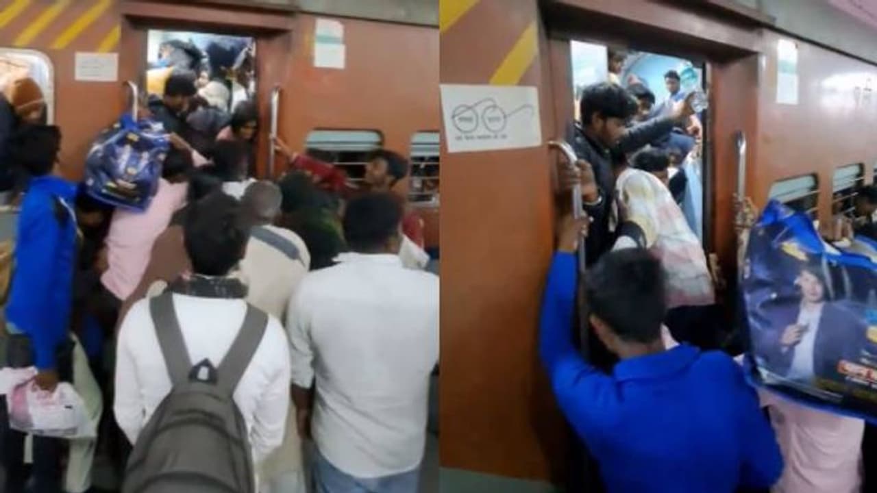 ഭീതിദം ഈ കാഴ്ച, ട്രെയിനിൽ ശുചിമുറിയിൽ പോലും തിങ്ങിഞെരുങ്ങി ജനങ്ങൾ, ഇടപെട്ട് റെയില്വേ ഭീതിദം ഈ കാഴ്ച, ട്രെയിനിൽ ശുചിമുറിയിൽ പോലും തിങ്ങിഞെരുങ്ങി ജനങ്ങൾ, ഇടപെട്ട് റെയില്വേ