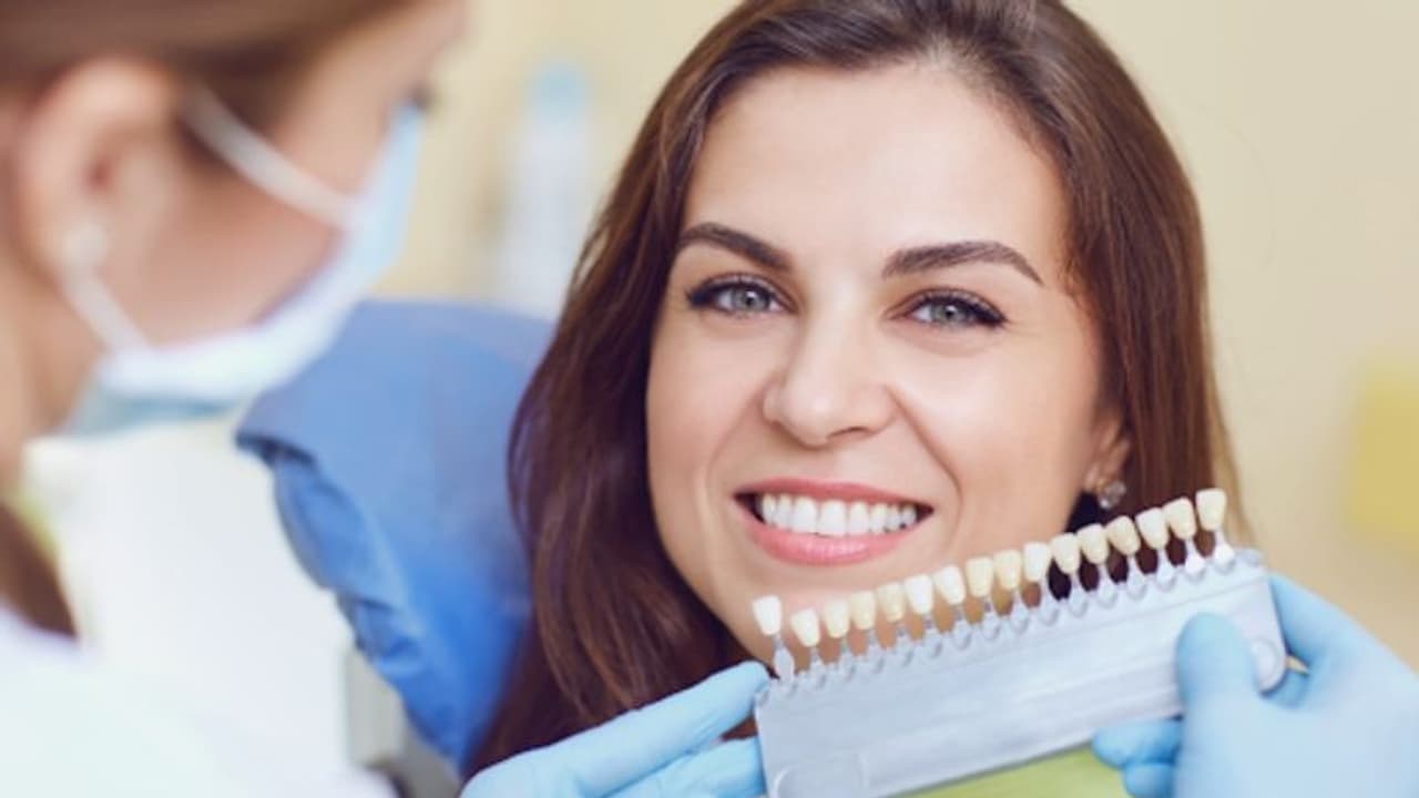 ഡെന്റല് ക്രൗണ് ഇട്ടിട്ടുണ്ടോ? എങ്കില് ഒഴിവാക്കേണ്ട ഭക്ഷണങ്ങള്... ഡെന്റല് ക്രൗണ് ഇട്ടിട്ടുണ്ടോ? എങ്കില് ഒഴിവാക്കേണ്ട ഭക്ഷണങ്ങള്...