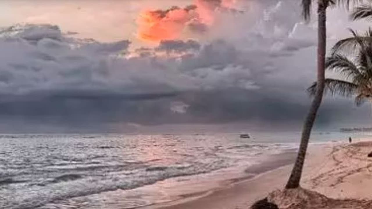 ಬೀಚ್‌ನ ಮರಳಲ್ಲಿ ಸುರಂಗ ಕೊರೆದು ಆಟವಾಡುತ್ತಿದ್ದ ವೇಳೆ ಮರಳು ಕುಸಿದು ಬಾಲಕಿ ಸಾವು