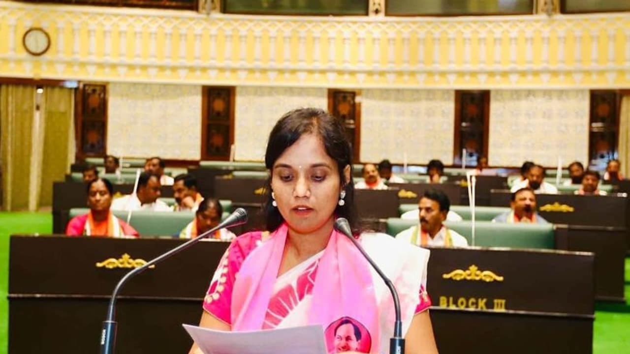 అచ్చిరాని ఫిబ్రవరి: తండ్రి మరణించిన ఏడాదికే లాస్య నందిత మృతి