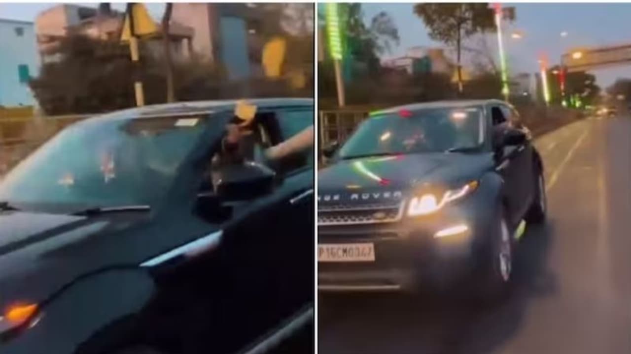 കാറില് നിന്ന് നോട്ടുകള് വലിച്ചെറിഞ്ഞ് യാത്ര; വീഡിയോ വൈറലായതോടെ 'പണി'യായി കാറില് നിന്ന് നോട്ടുകള് വലിച്ചെറിഞ്ഞ് യാത്ര; വീഡിയോ വൈറലായതോടെ 'പണി'യായി