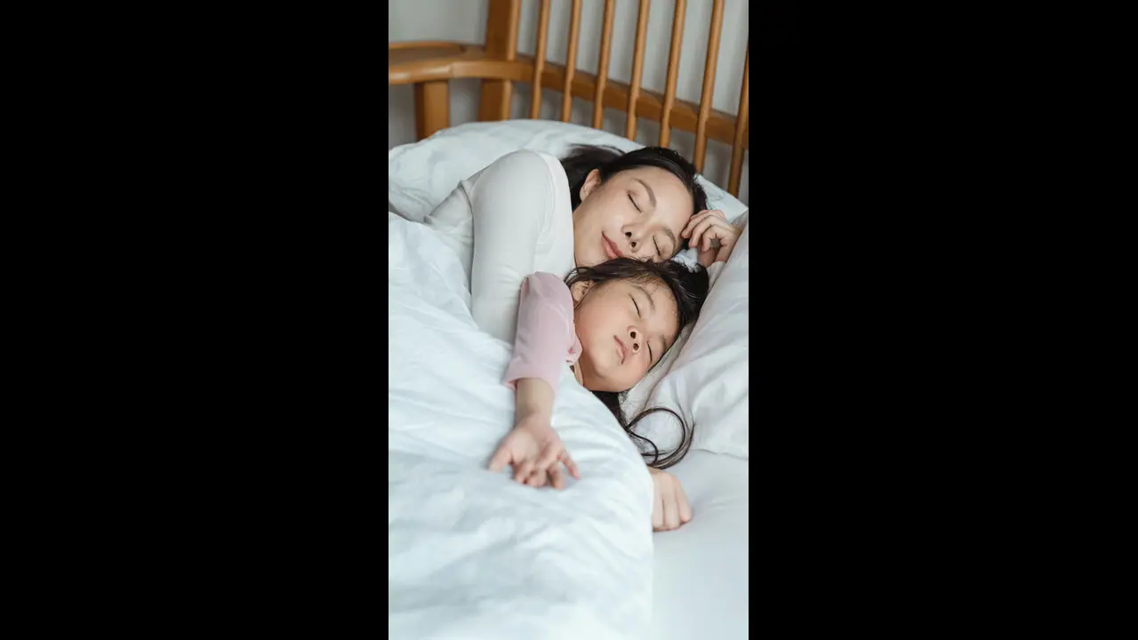 Parenting Tips : பெற்றோர்களே.. உங்கள் குழந்தைகள் எந்த வயது வரை உங்களுடன் தூங்க வேண்டும் தெரியுமா..?