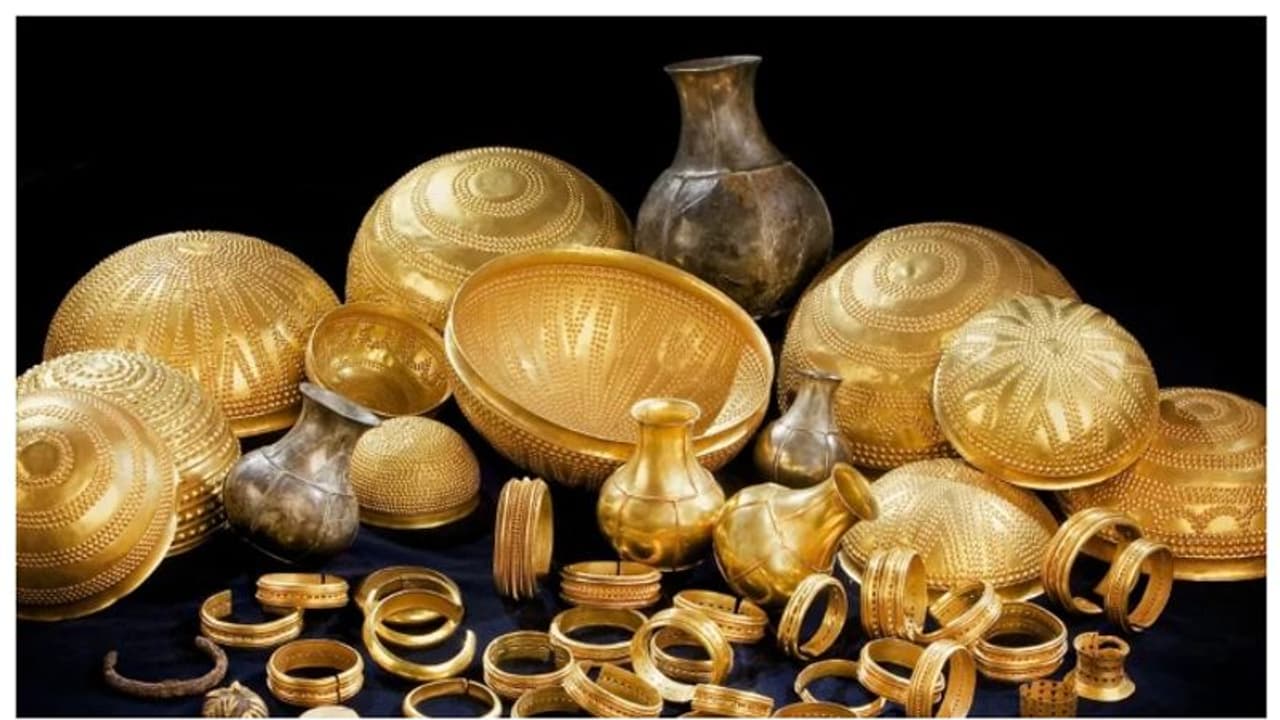 3,000 വര്ഷം പഴക്കം; സ്വര്ണ്ണം പൂശിയ ലോഹം ഭൂമിക്ക് പുറത്ത് നിന്നും വന്നതെന്ന് ഗവേഷകര്! 3,000 വര്ഷം പഴക്കം; സ്വര്ണ്ണം പൂശിയ ലോഹം ഭൂമിക്ക് പുറത്ത് നിന്നും വന്നതെന്ന് ഗവേഷകര്!