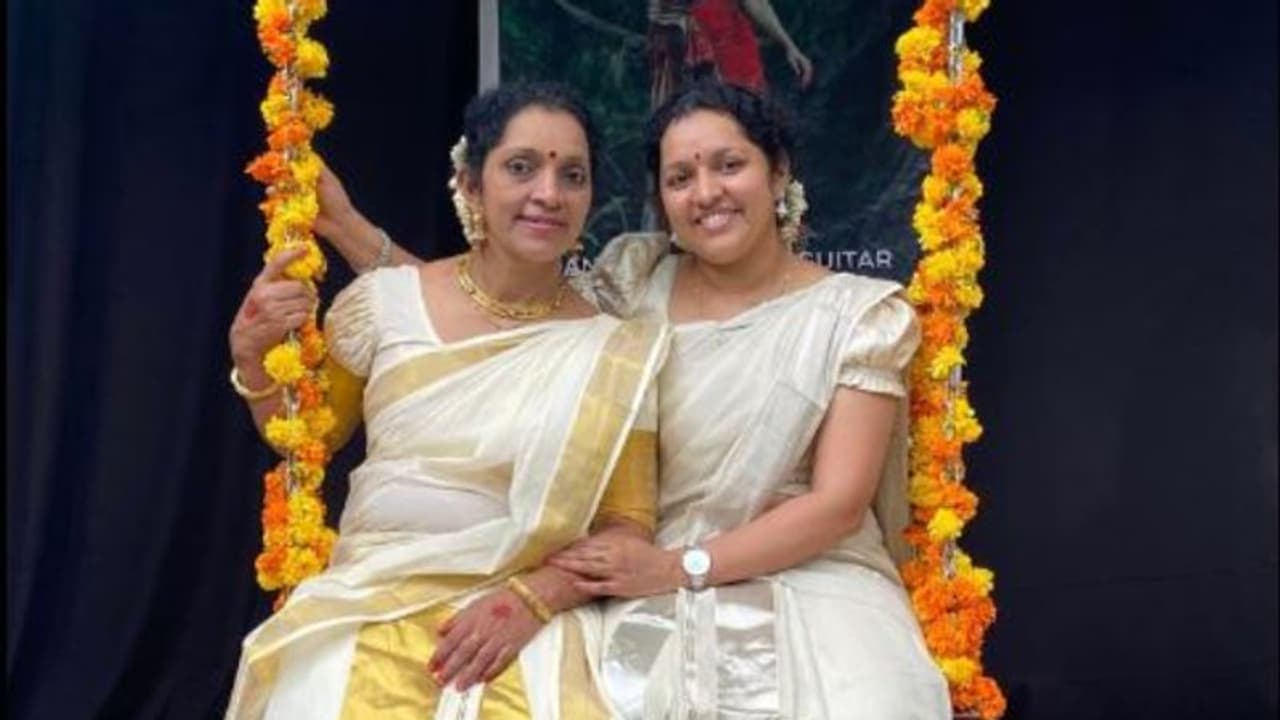 മകളാണ് അമ്മു, ശിഷ്യയാണ് അമ്മ ജിമിലി; ക്ലീഷേ വിട്ട് കാലടിയിൽ നിന്നൊരു കഥ! മകളാണ് അമ്മു, ശിഷ്യയാണ് അമ്മ ജിമിലി; ക്ലീഷേ വിട്ട് കാലടിയിൽ നിന്നൊരു കഥ!