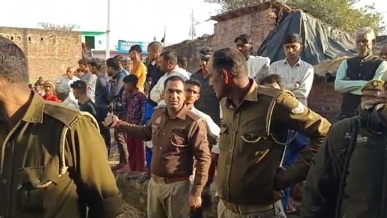 बरेली में चार बच्चियों की जलकर मौत, खेलने के दौरान छत पर बनी झोपड़ी में लगी आग की वजह से हुआ हादसा