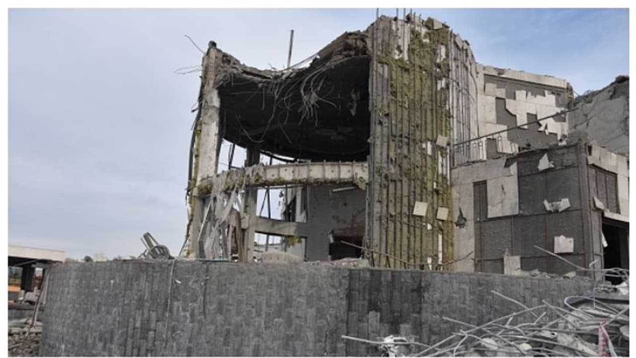 ഇറാന്റെ സർജിക്കൽ സ്ട്രൈക്ക്; പാകിസ്ഥാനില് കയറി സുന്നി തീവ്രവാദി കമാന്ഡറെയും സംഘാംഗങ്ങളെയും വധിച്ചു ഇറാന്റെ സർജിക്കൽ സ്ട്രൈക്ക്; പാകിസ്ഥാനില് കയറി സുന്നി തീവ്രവാദി കമാന്ഡറെയും സംഘാംഗങ്ങളെയും വധിച്ചു