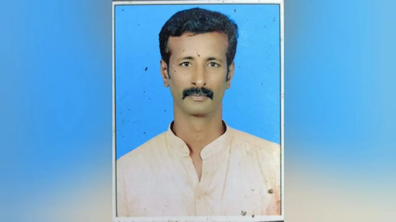 ஸ்ரீவில்லிபுத்தூர் நீதிமன்றத்தில் திடீரென உடலில் பெட்ரோலை ஊற்றி தீக்குளித்த நபர் கவலைக்கிடம்