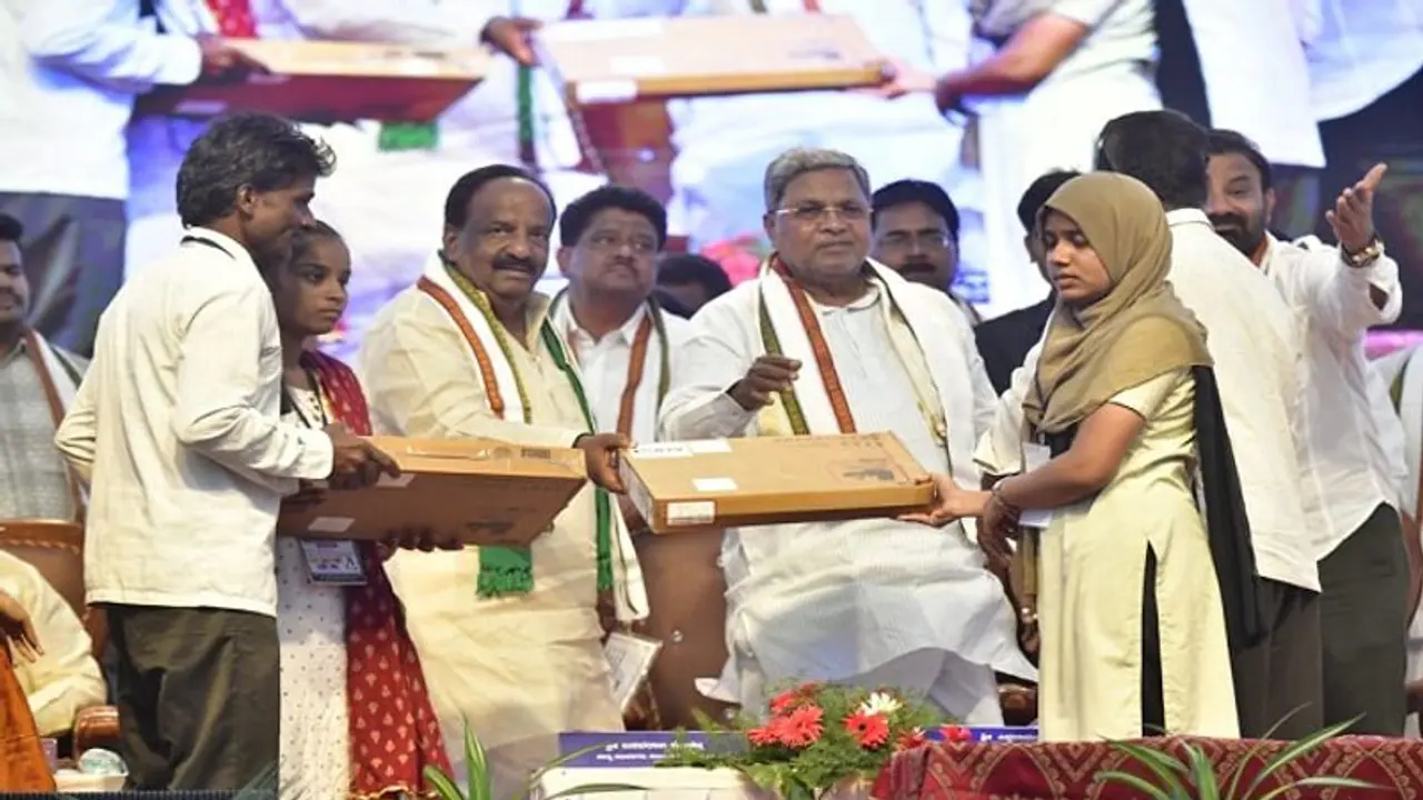 ಕೇಂದ್ರದ ಪರಿಸರ ಮಂಡಳಿ ಅನುಮತಿ ನೀಡಿದ್ರೆ ನಾಳೆಯಿಂದಲೇ ಕಳಸಾ ಬಂಡೂರಿ ಕಾಮಗಾರಿ ಆರಂಭ: ಸಿಎಂ ಸಿದ್ದು ಕೇಂದ್ರದ ಪರಿಸರ ಮಂಡಳಿ ಅನುಮತಿ ನೀಡಿದ್ರೆ ನಾಳೆಯಿಂದಲೇ ಕಳಸಾ ಬಂಡೂರಿ ಕಾಮಗಾರಿ ಆರಂಭ: ಸಿಎಂ ಸಿದ್ದು