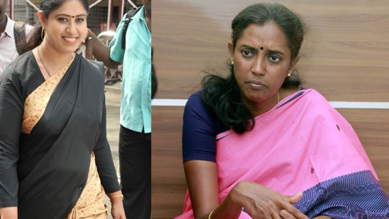 விஜயதாரணி சொல்வது உண்மைதான்.. அரசியல் பெண்களுக்கு எப்போதும் போர்க்களம் தான்.. ஒரே போடாக போட்ட ஜோதிமணி! விஜயதாரணி சொல்வது உண்மைதான்.. அரசியல் பெண்களுக்கு எப்போதும் போர்க்களம் தான்.. ஒரே போடாக போட்ட ஜோதிமணி!