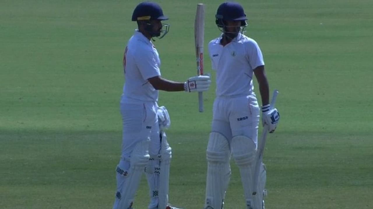 Ranji Trophy: ಕರ್ನಾಟಕದ ವಿರುದ್ಧ ವಿದರ್ಭ ಬೃಹತ್ ಮೊತ್ತ Ranji Trophy: ಕರ್ನಾಟಕದ ವಿರುದ್ಧ ವಿದರ್ಭ ಬೃಹತ್ ಮೊತ್ತ