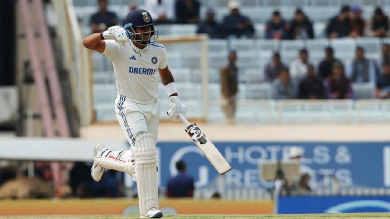 ആന്ഡേഴ്സണ് മുന്നിൽ കുല്ദീപ് വീണു, ഫിഫ്റ്റിയുമായി ധ്രുവ് ജുറെല്, ഇംഗ്ലണ്ട് ലീഡ് 100ൽ താഴെ എത്തിച്ച് ഇന്ത്യ ആന്ഡേഴ്സണ് മുന്നിൽ കുല്ദീപ് വീണു, ഫിഫ്റ്റിയുമായി ധ്രുവ് ജുറെല്, ഇംഗ്ലണ്ട് ലീഡ് 100ൽ താഴെ എത്തിച്ച് ഇന്ത്യ