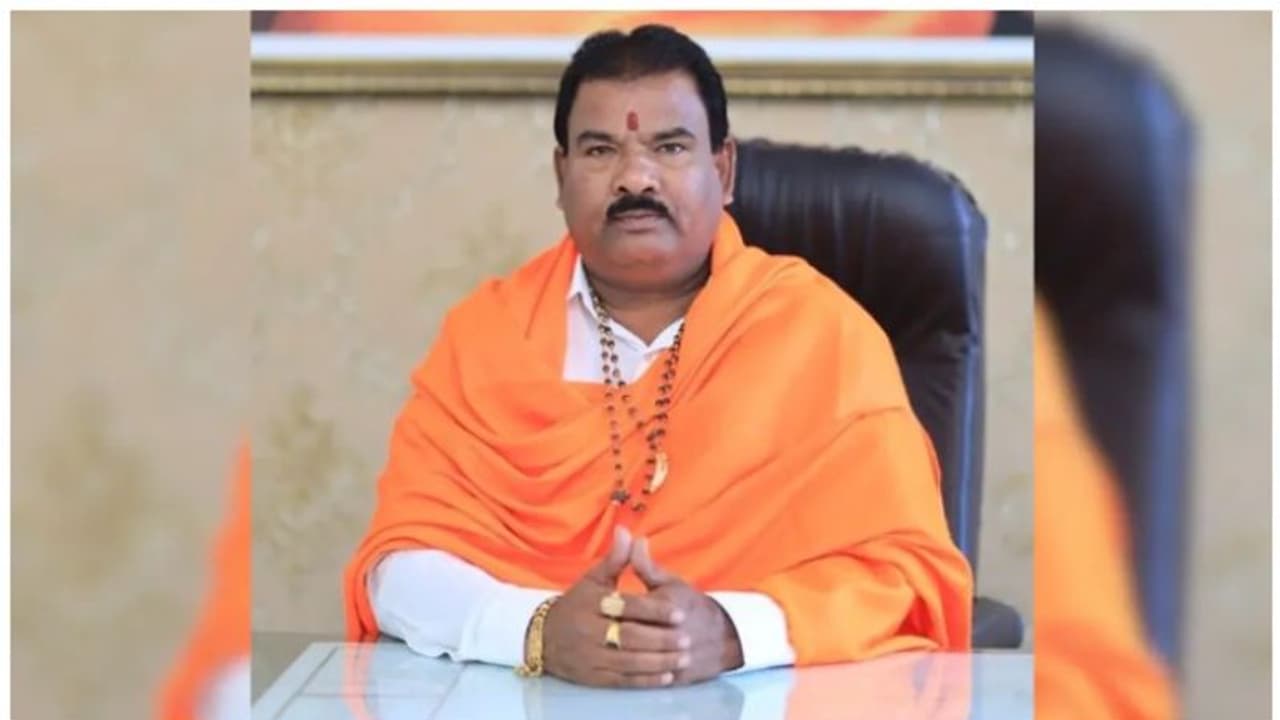 കടുവയെ പിടിച്ച് പല്ല് പറിച്ചെടുത്തിട്ടുണ്ടെന്ന് എംഎൽഎ; കേസെടുത്ത് വനം വകുപ്പ്, പല്ല് പിടിച്ചെടുത്തു