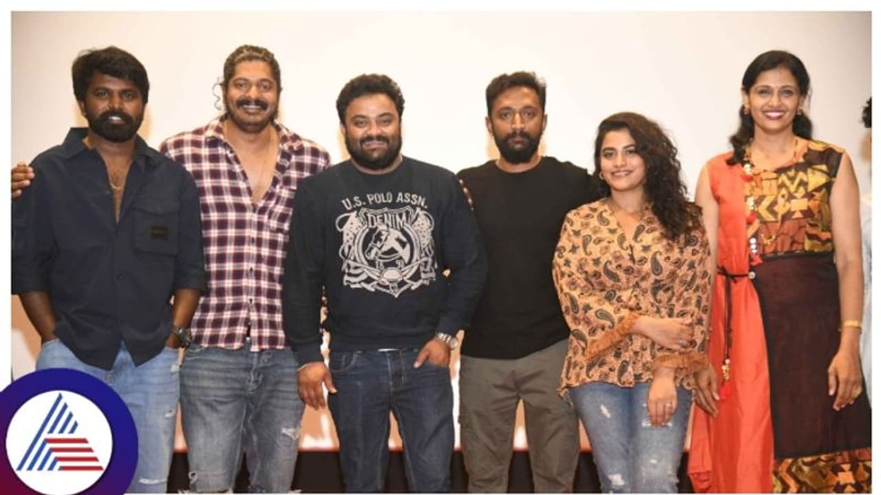 ವಿಭಿನ್ನವಾಗಿ 'ಜುಗಲ್ಬಂದಿ'ಟ್ರೇಲರ್ ರಿಲೀಸ್; ಡಿಫ್ರೆಂಟ್ ಸಿನಿಮಾ ಮಾಡಿದಾರಂತೆ ದಿವಾಕರ್ ಡಿಂಡಿಮ! ವಿಭಿನ್ನವಾಗಿ 'ಜುಗಲ್ಬಂದಿ'ಟ್ರೇಲರ್ ರಿಲೀಸ್; ಡಿಫ್ರೆಂಟ್ ಸಿನಿಮಾ ಮಾಡಿದಾರಂತೆ ದಿವಾಕರ್ ಡಿಂಡಿಮ!