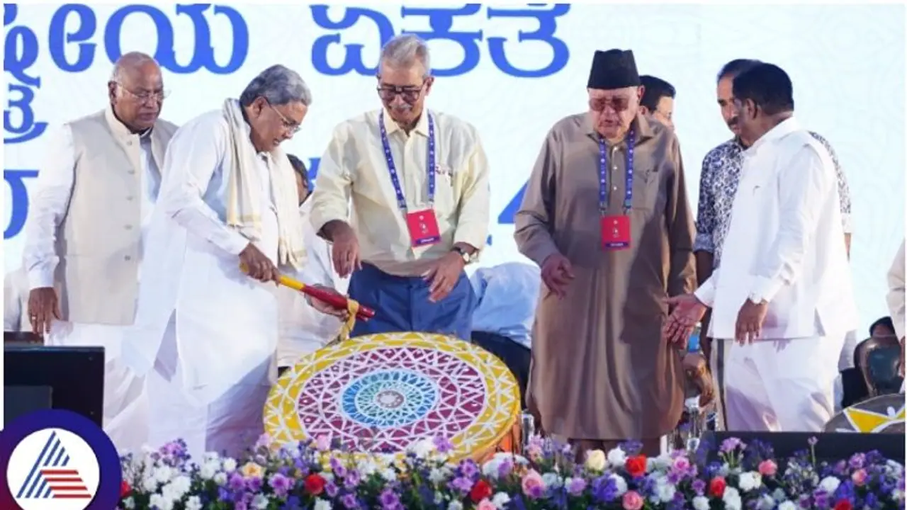 ಲೋಕ ಸಭಾ ಚುನಾವಣೆಯಲ್ಲಿ ಸಂವಿಧಾನ ವಿರೋಧಿ ಬಿಜೆಪಿಯನ್ನು ಸೋಲಿಸಿ: ಸಿಎಂ ಸಿದ್ದರಾಮಯ್ಯ ಲೋಕ ಸಭಾ ಚುನಾವಣೆಯಲ್ಲಿ ಸಂವಿಧಾನ ವಿರೋಧಿ ಬಿಜೆಪಿಯನ್ನು ಸೋಲಿಸಿ: ಸಿಎಂ ಸಿದ್ದರಾಮಯ್ಯ