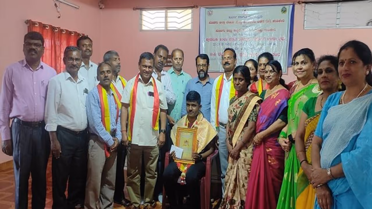 ಕೊಡಗು: ವಿದ್ಯಾರ್ಥಿಗಳಲ್ಲಿ ಸಾಹಿತ್ಯದ ಅಭಿರುಚಿ ಬೆಳೆಸಲು ಡಾ. ಜೆ.ಸೋಮಣ್ಣ ಕರೆ ಕೊಡಗು: ವಿದ್ಯಾರ್ಥಿಗಳಲ್ಲಿ ಸಾಹಿತ್ಯದ ಅಭಿರುಚಿ ಬೆಳೆಸಲು ಡಾ. ಜೆ.ಸೋಮಣ್ಣ ಕರೆ