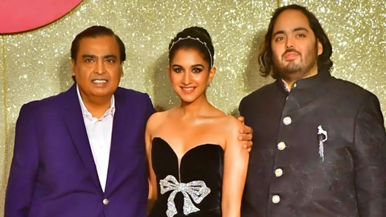 “ஆனந்த் என் தந்தையை நினைவுப்படுத்துகிறார்..” மகனின் ப்ரீ வெட்டிங் நிகழ்வில் முகேஷ் அம்பானி உருக்கம்.. “ஆனந்த் என் தந்தையை நினைவுப்படுத்துகிறார்..” மகனின் ப்ரீ வெட்டிங் நிகழ்வில் முகேஷ் அம்பானி உருக்கம்..