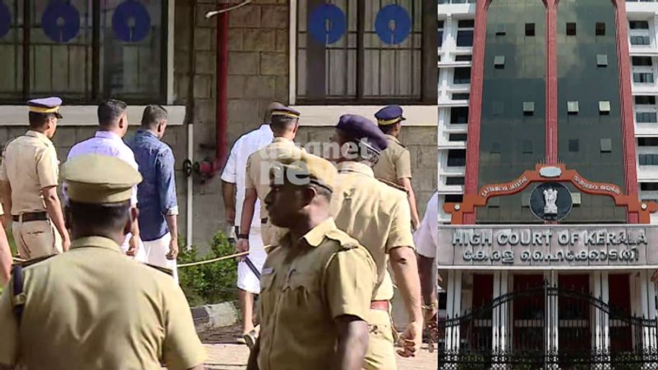 ടിപി കേസ്: അമ്മയുണ്ട്, ഭാര്യയുണ്ട്, പഠിക്കണം, കുടുംബം നോക്കണം; വധശിക്ഷക്കെതിരെ കോടതിയോട് യാചിച്ച് പ്രതികൾ ടിപി കേസ്: അമ്മയുണ്ട്, ഭാര്യയുണ്ട്, പഠിക്കണം, കുടുംബം നോക്കണം; വധശിക്ഷക്കെതിരെ കോടതിയോട് യാചിച്ച് പ്രതികൾ