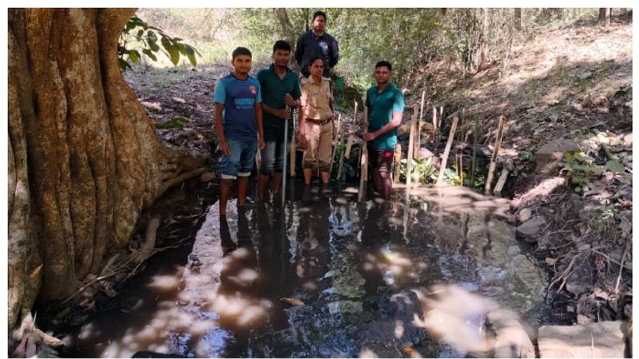 വെള്ളം തേടി മൃഗങ്ങള് കാടിറങ്ങാതെ നോക്കും; വയനാടന് കാടുകളില് ചെക്ക് ഡാമുകള് നിര്മ്മിച്ച് വനംവകുപ്പ് വെള്ളം തേടി മൃഗങ്ങള് കാടിറങ്ങാതെ നോക്കും; വയനാടന് കാടുകളില് ചെക്ക് ഡാമുകള് നിര്മ്മിച്ച് വനംവകുപ്പ്