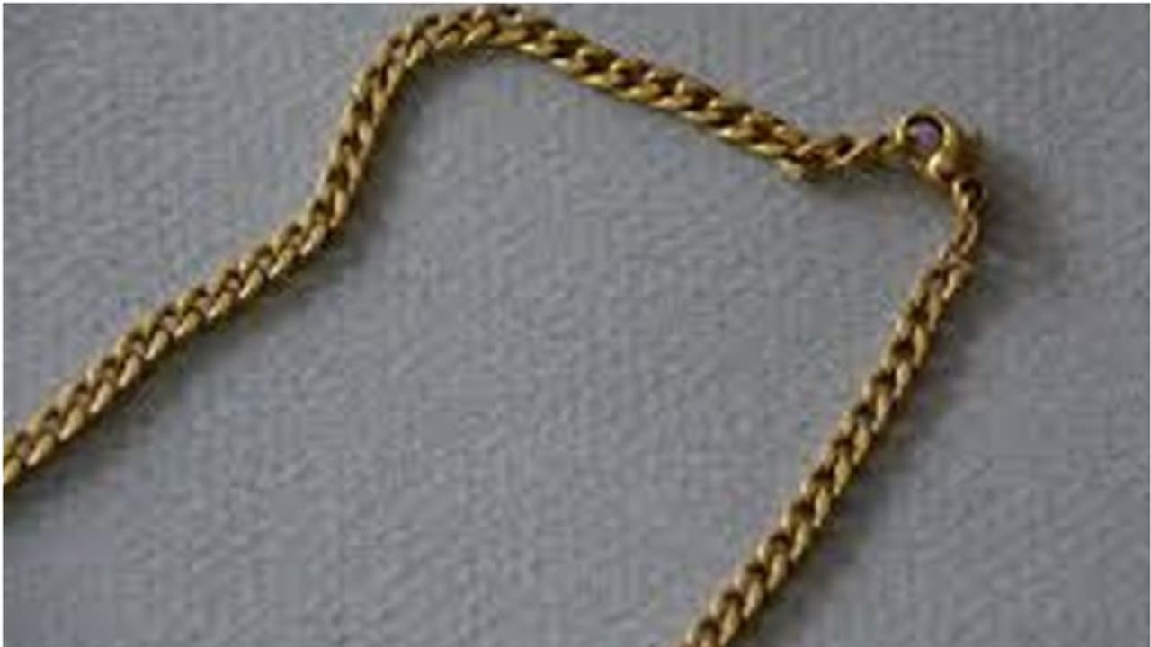 'സാറേ മാല പൊട്ടിച്ചോടിയ കള്ളനെ ഞാൻ കണ്ടു'; വൻ ട്വിസ്റ്റ്, മൊഴി നൽകിയ അയൽവാസി മാല കവർന്ന കേസിൽ പിടിയിൽ 'സാറേ മാല പൊട്ടിച്ചോടിയ കള്ളനെ ഞാൻ കണ്ടു'; വൻ ട്വിസ്റ്റ്, മൊഴി നൽകിയ അയൽവാസി മാല കവർന്ന കേസിൽ പിടിയിൽ